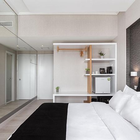 Kreoli Suites Glyfada Athen Exterior foto
